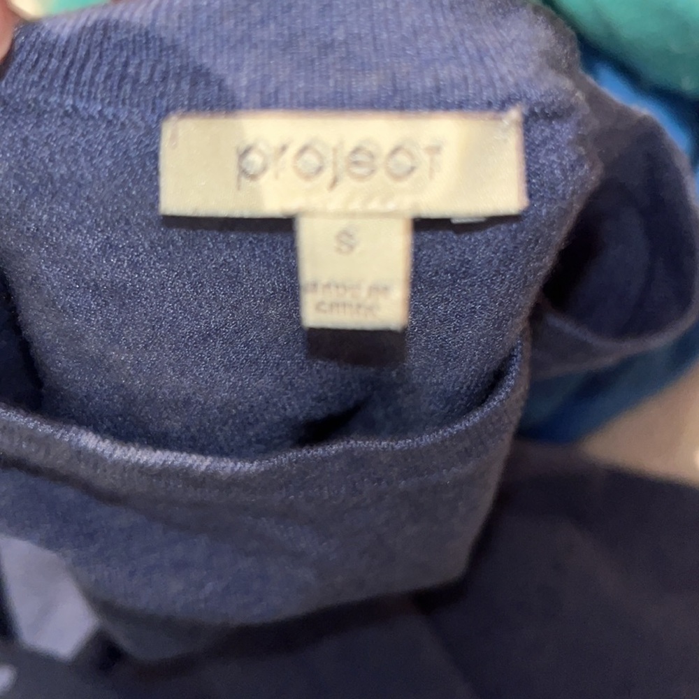 Project Peace Sign Sweater - Picture 12 of 13